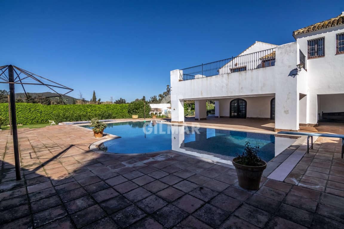 14 sypialnia Willa na sprzedaż w Guadiaro z basenem garażem - 3 500 000 € (Ref: 9206028)