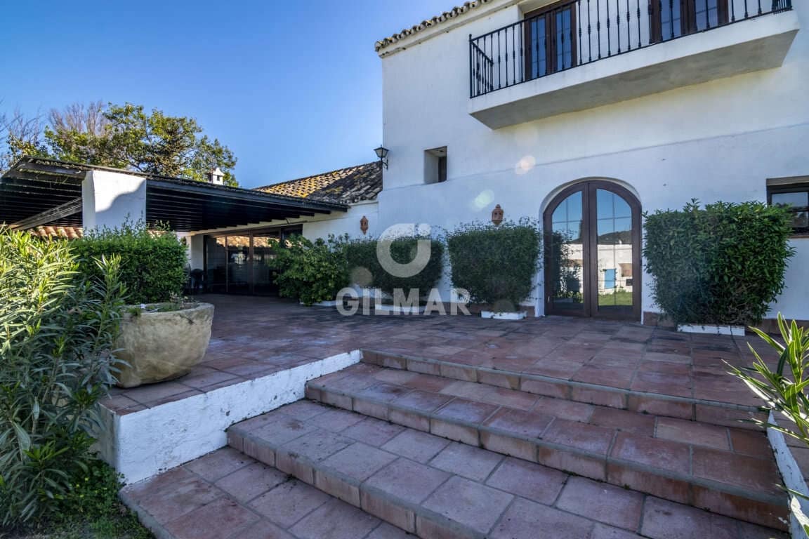 14 sypialnia Willa na sprzedaż w Guadiaro z basenem garażem - 3 500 000 € (Ref: 9206028)