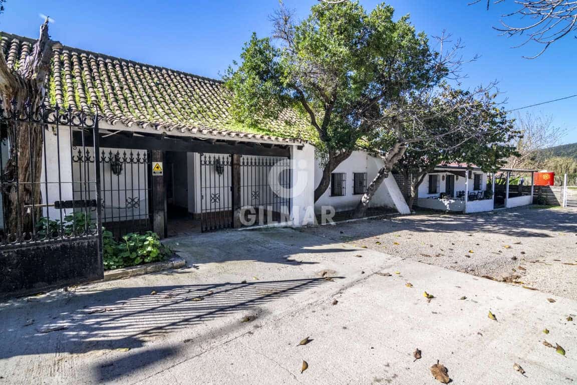 14 sypialnia Willa na sprzedaż w Guadiaro z basenem garażem - 3 500 000 € (Ref: 9206028)