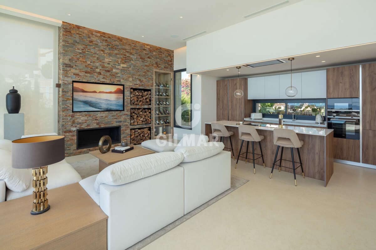 5 soverom Villa til salgs i Nueva Andalucia med svømmebasseng garasje - € 5 395 000 (Ref: 9206032)