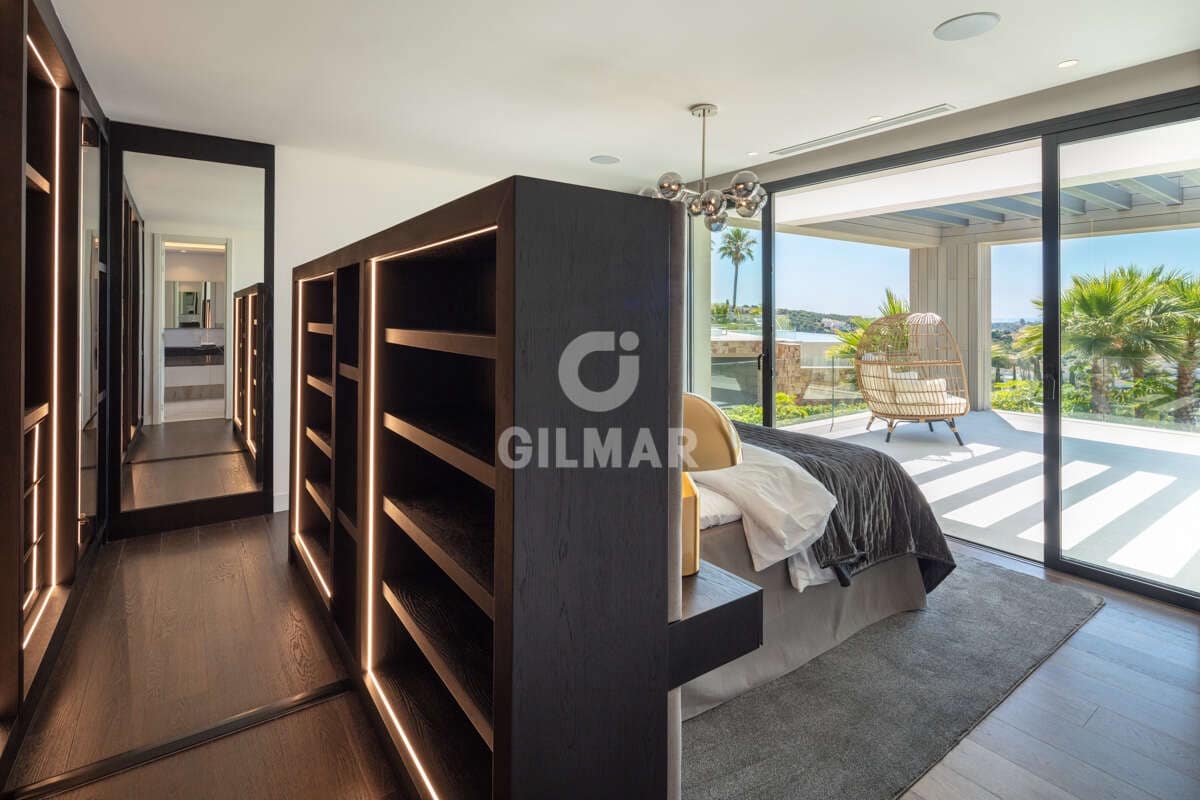 5 soverom Villa til salgs i Nueva Andalucia med svømmebasseng garasje - € 5 395 000 (Ref: 9206032)