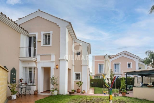 3 soverom Kjedet enebolig til salgs i Nueva Alcántara, Marbella - € 1 200 000 (Ref: 9206033)