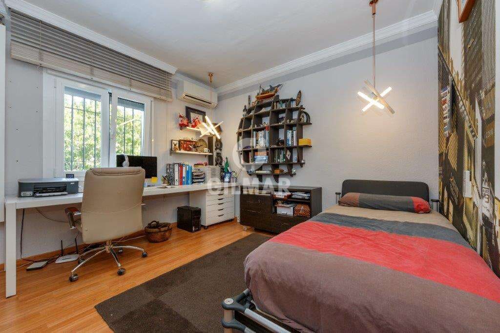 5 sypialnia Dom blizniak na sprzedaż w Nueva Andalucia z basenem garażem - 1 050 000 € (Ref: 9206035)