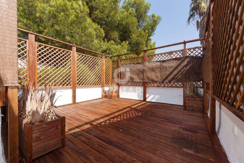 5 sypialnia Dom blizniak na sprzedaż w Nueva Andalucia z basenem garażem - 1 050 000 € (Ref: 9206035)