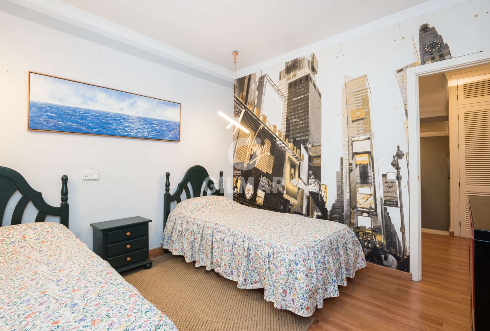 5 sypialnia Dom blizniak na sprzedaż w Nueva Andalucia z basenem garażem - 1 050 000 € (Ref: 9206035)