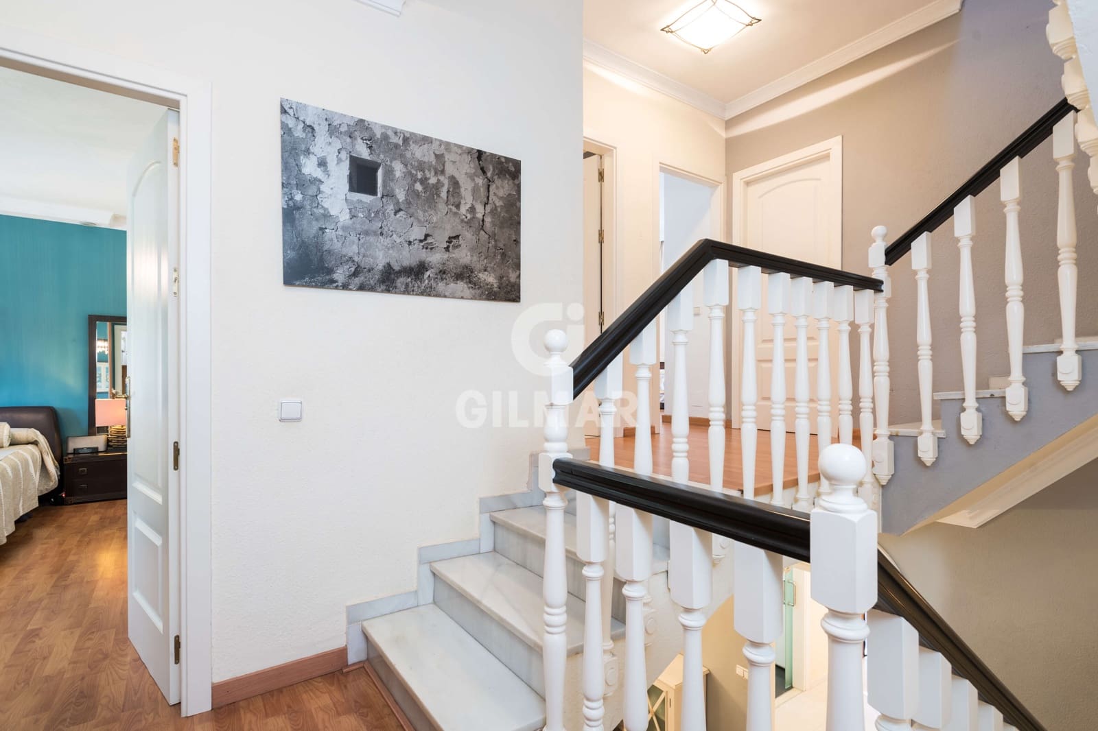 5 sypialnia Dom blizniak na sprzedaż w Nueva Andalucia z basenem garażem - 1 050 000 € (Ref: 9206035)