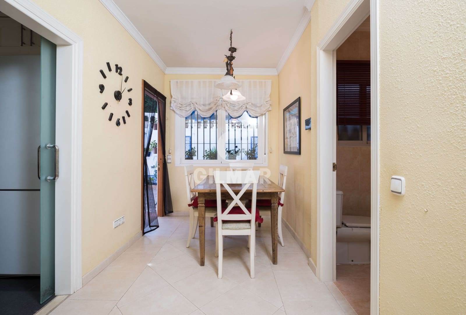 5 sypialnia Dom blizniak na sprzedaż w Nueva Andalucia z basenem garażem - 1 050 000 € (Ref: 9206035)