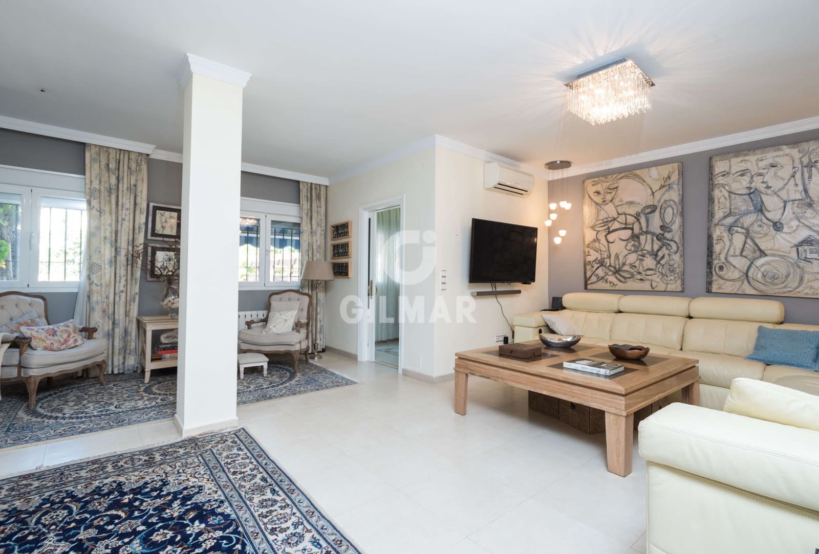 5 sypialnia Dom blizniak na sprzedaż w Nueva Andalucia z basenem garażem - 1 050 000 € (Ref: 9206035)