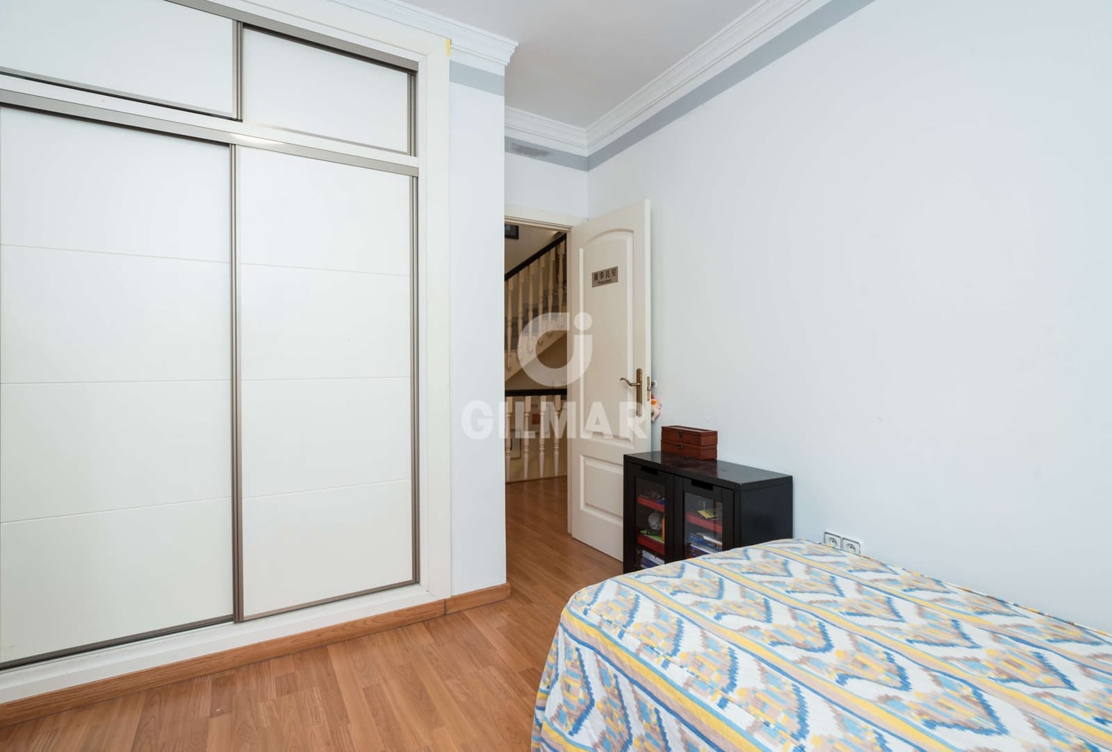 5 sypialnia Dom blizniak na sprzedaż w Nueva Andalucia z basenem garażem - 1 050 000 € (Ref: 9206035)