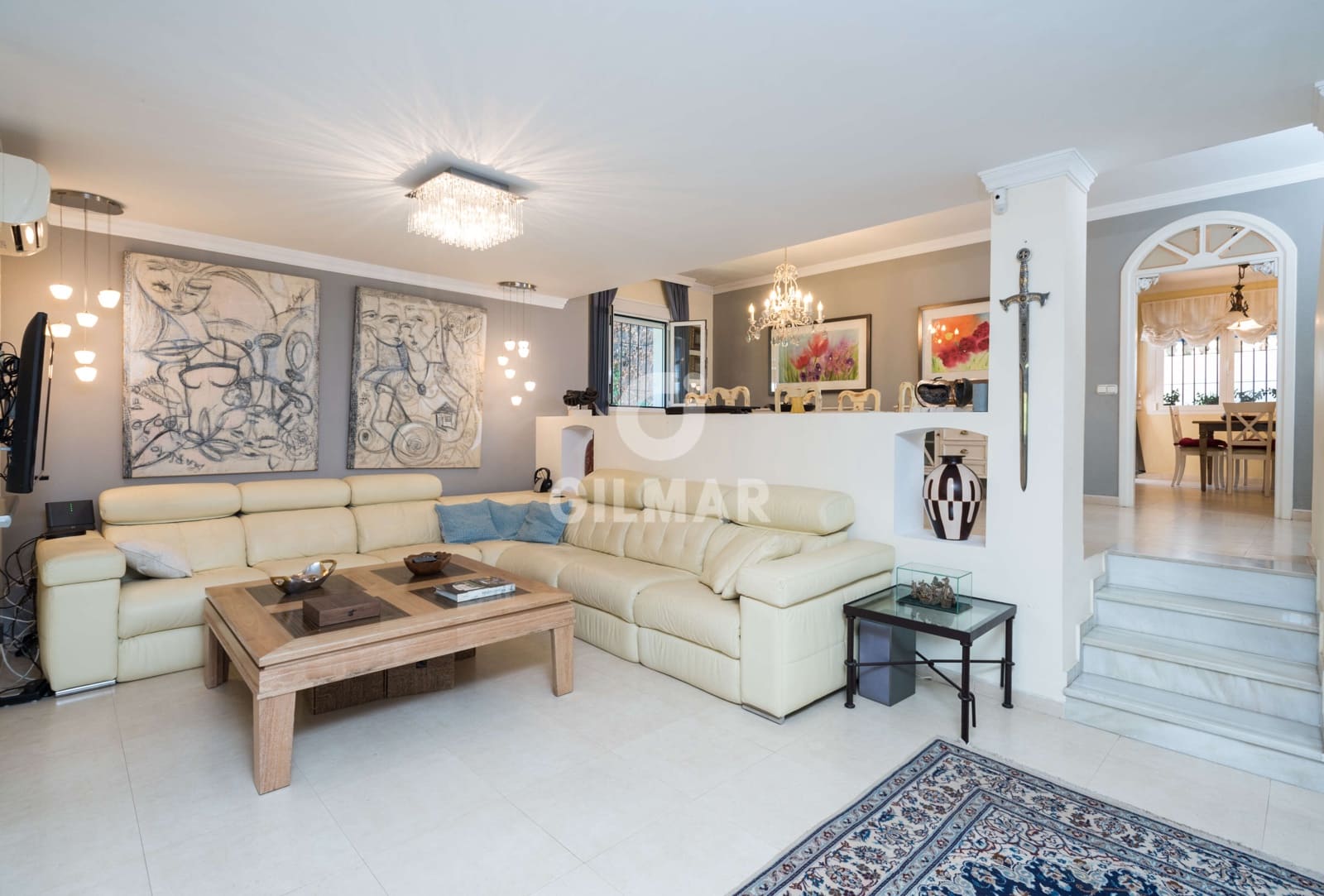 5 sypialnia Dom blizniak na sprzedaż w Nueva Andalucia z basenem garażem - 1 050 000 € (Ref: 9206035)