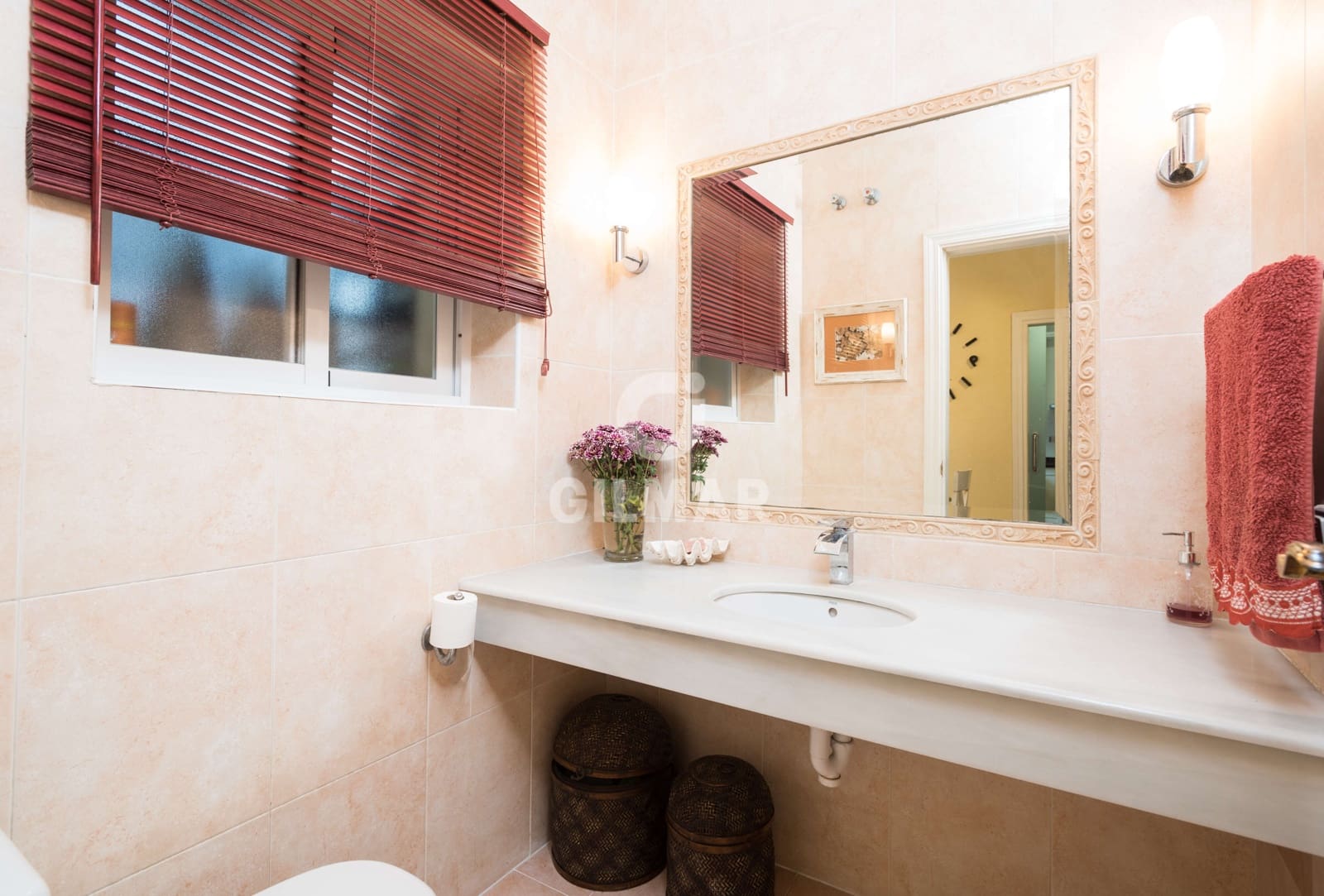 5 sypialnia Dom blizniak na sprzedaż w Nueva Andalucia z basenem garażem - 1 050 000 € (Ref: 9206035)