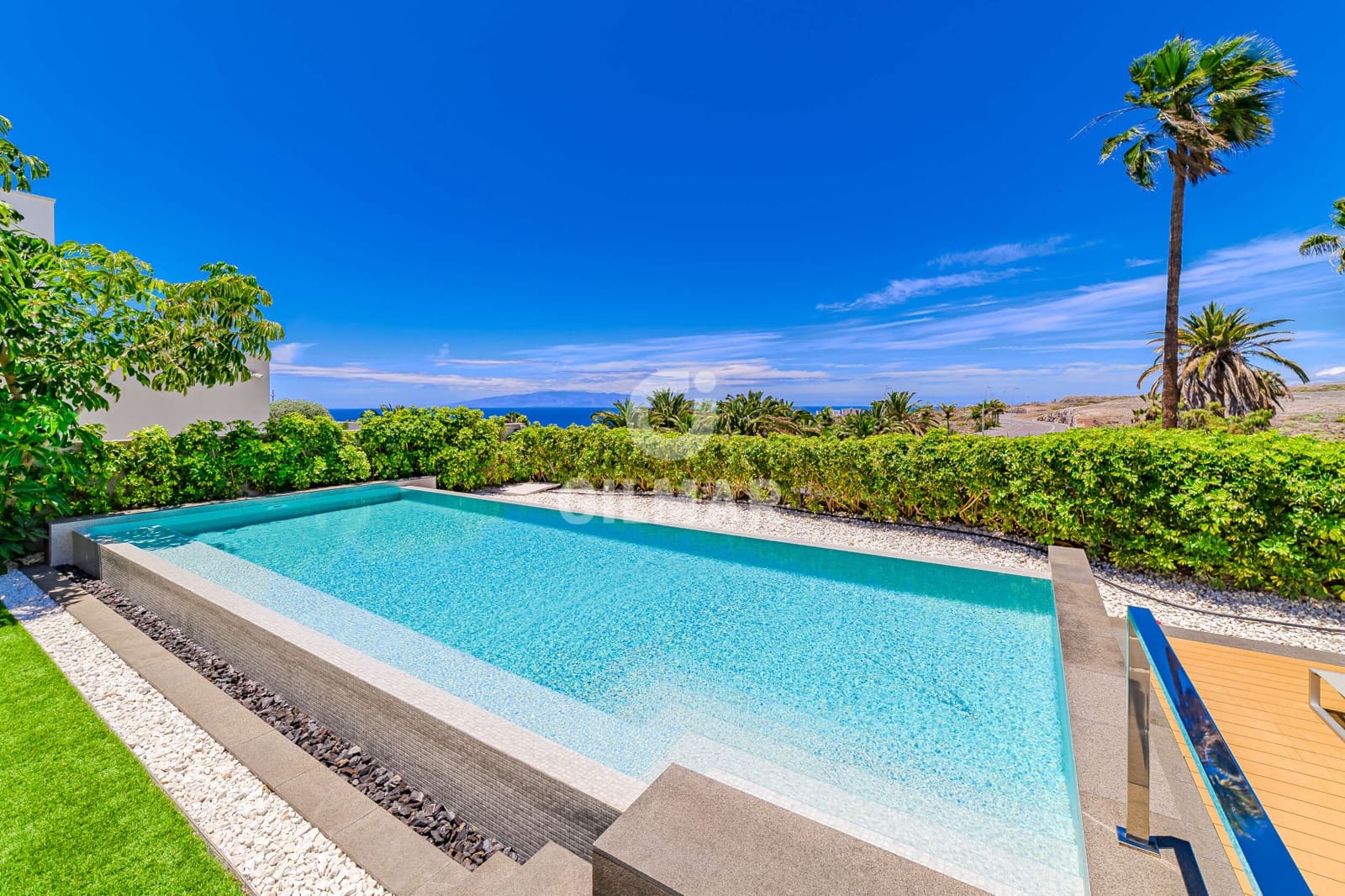 4 soverom Villa til salgs i La Caleta Adeje med svømmebasseng garasje - € 3 900 000 (Ref: 9206039)