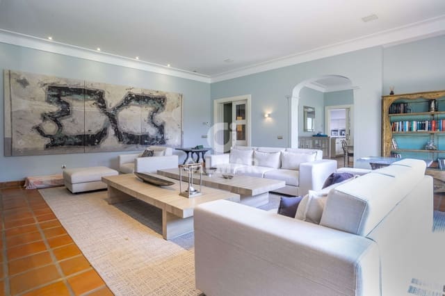 5 soveværelse Villa til salg i San Pedro de Alcántara Pueblo, Marbella med swimmingpool garage - € 2.500.000 (Ref: 9206040)