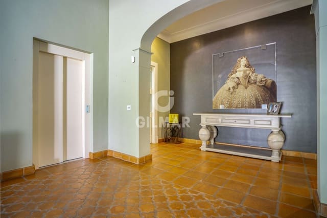 5 soveværelse Villa til salg i San Pedro de Alcántara Pueblo, Marbella med swimmingpool garage - € 2.500.000 (Ref: 9206040)