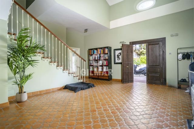 5 soveværelse Villa til salg i San Pedro de Alcántara Pueblo, Marbella med swimmingpool garage - € 2.500.000 (Ref: 9206040)