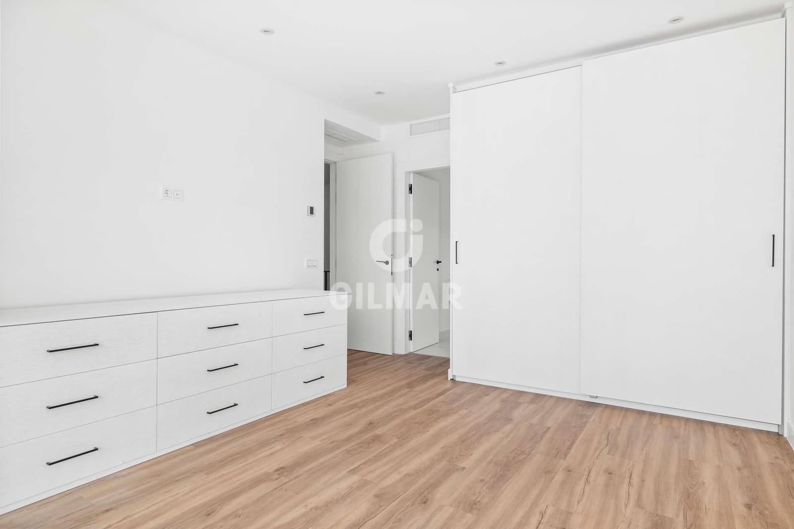 5 slaapkamer Villa te koop in San Pedro de Alcantara met zwembad garage - € 2.950.000 (Ref: 9206041)