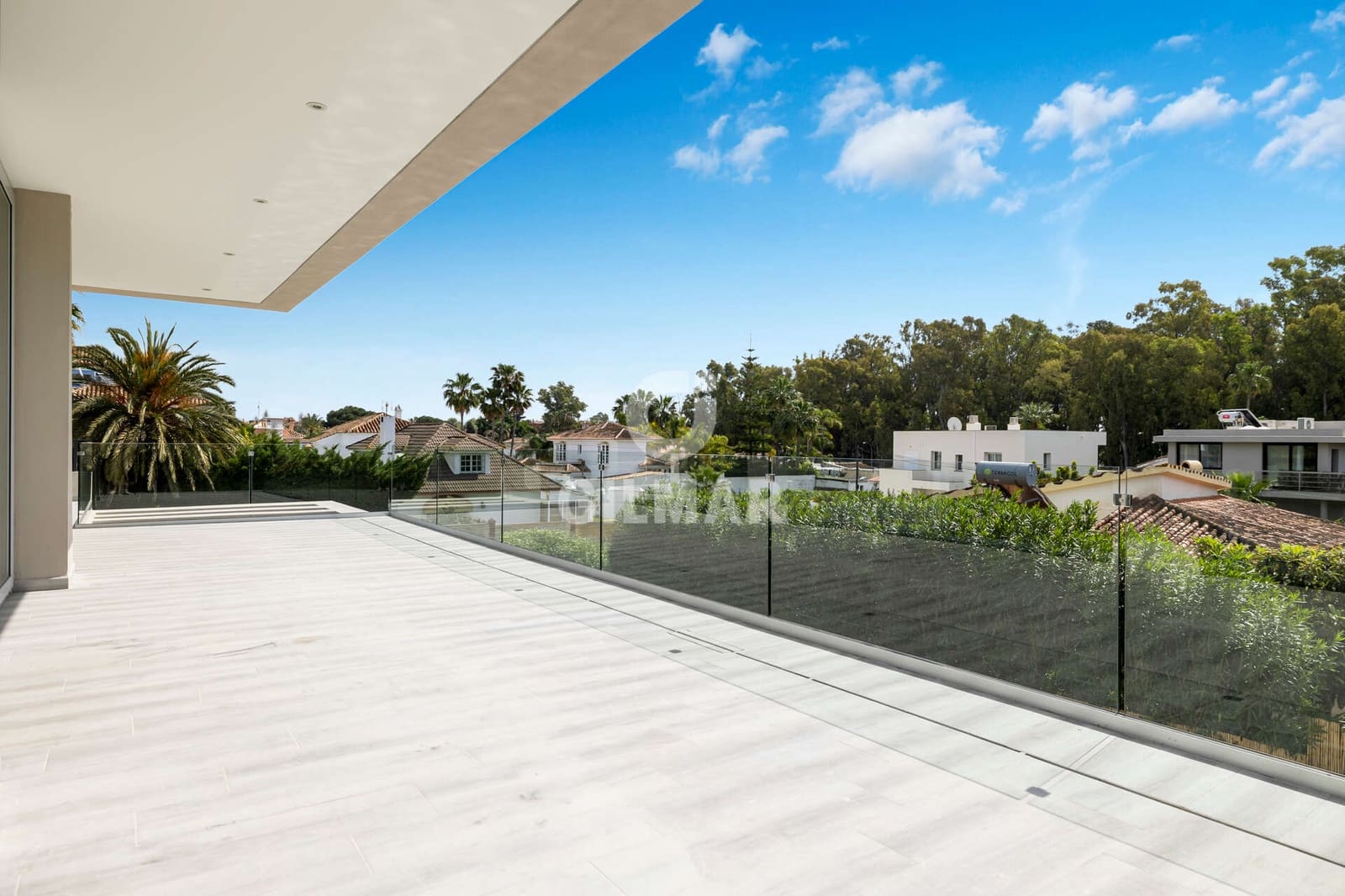 5 slaapkamer Villa te koop in San Pedro de Alcantara met zwembad garage - € 2.950.000 (Ref: 9206041)