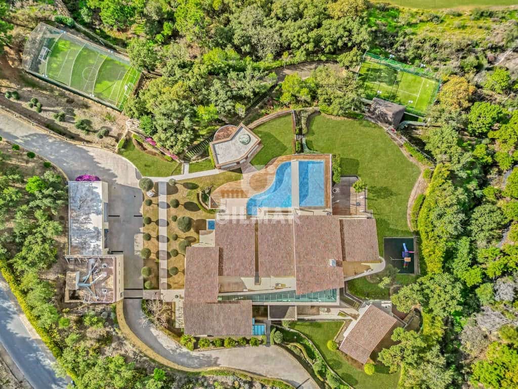 9 soveværelse Villa til salg i La Zagaleta med swimmingpool garage - € 10.500.000 (Ref: 9206044)