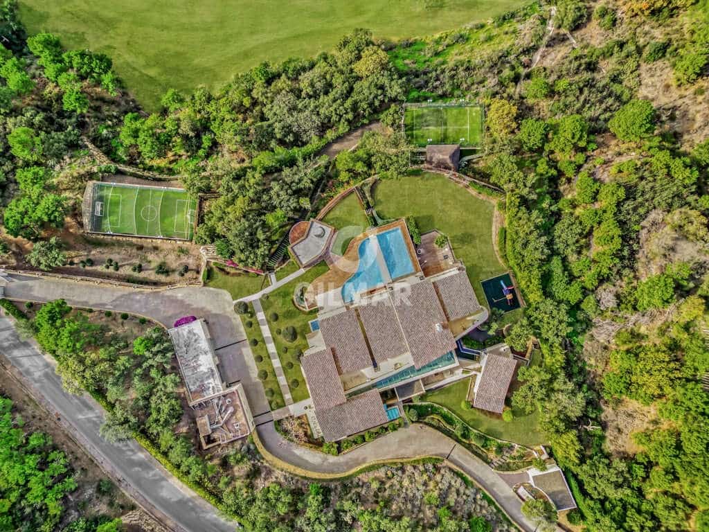 9 soveværelse Villa til salg i La Zagaleta med swimmingpool garage - € 10.500.000 (Ref: 9206044)