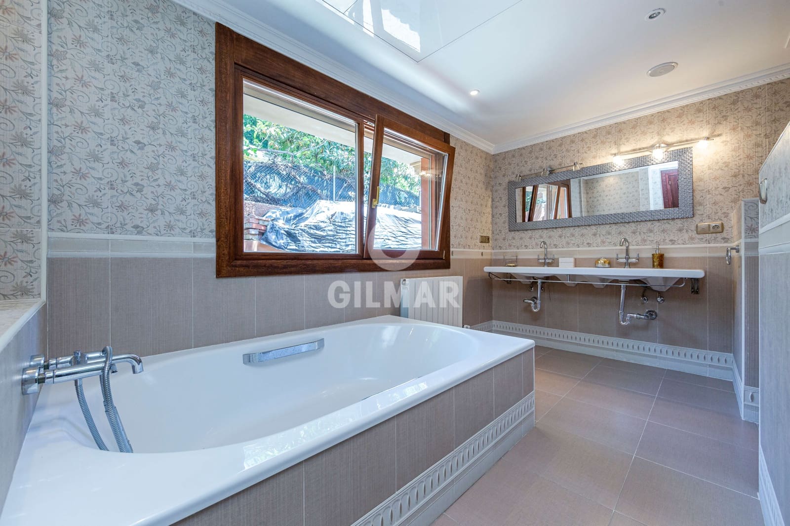 5 soveværelse Villa til salg i Benahavis med swimmingpool garage - € 1.700.000 (Ref: 9206045)