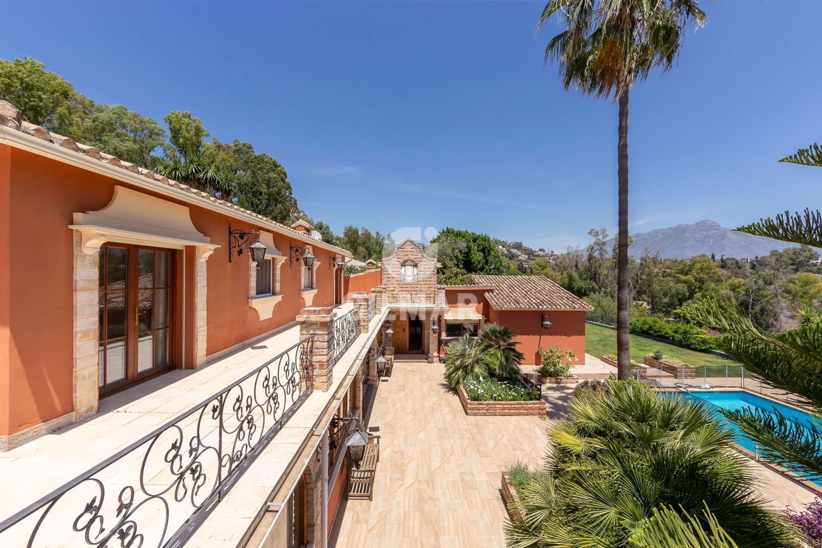 5 soveværelse Villa til salg i Benahavis med swimmingpool garage - € 1.700.000 (Ref: 9206045)