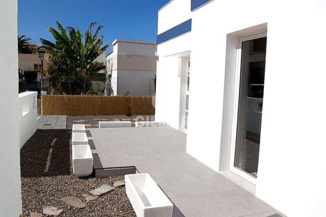 2 slaapkamer Villa te koop in Puerto de la Cruz met garage - € 580.000 (Ref: 9206053)