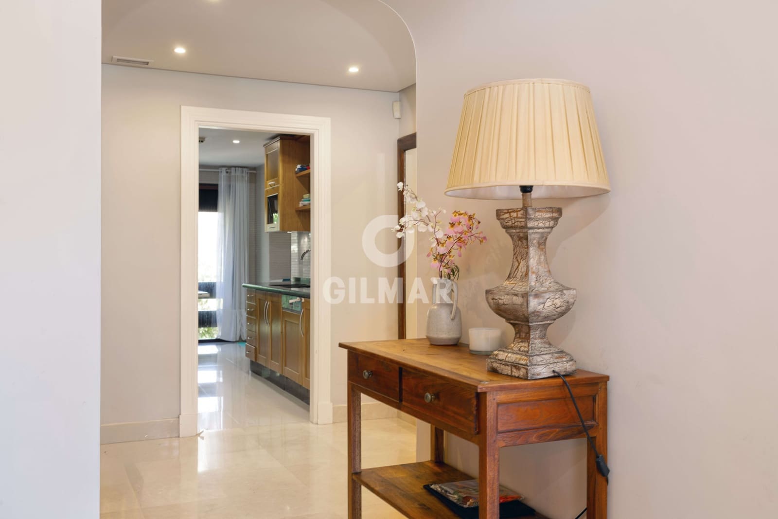 3 soverom Leilighet til salgs i Nueva Andalucia med svømmebasseng garasje - € 1 170 000 (Ref: 9206055)