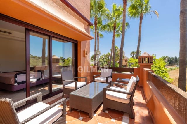 3 slaapkamer Flat te koop in La Dama de Noche - La Alzambra, Marbella met zwembad garage - € 1.170.000 (Ref: 9206055)