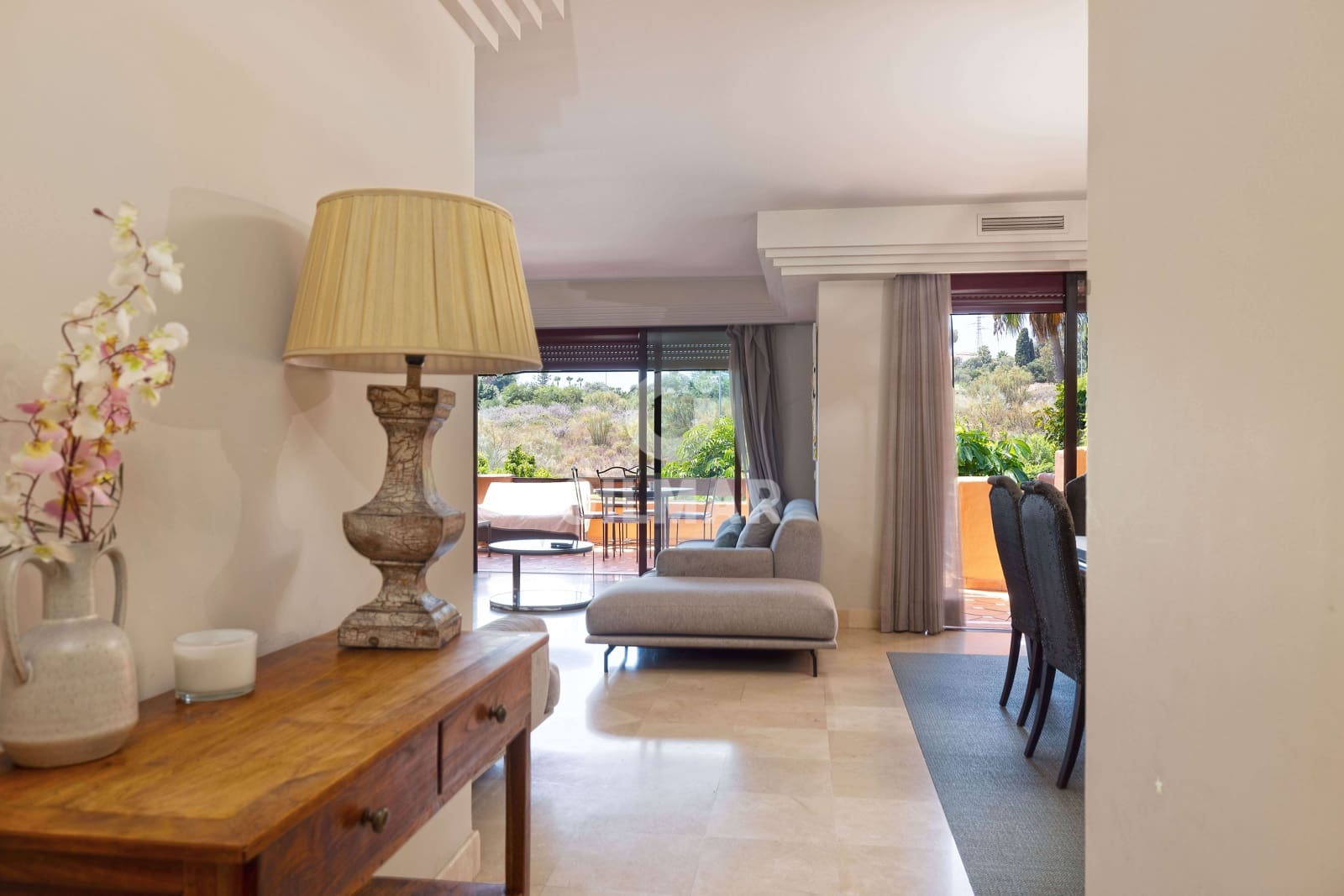 3 soverom Leilighet til salgs i Nueva Andalucia med svømmebasseng garasje - € 1 170 000 (Ref: 9206055)