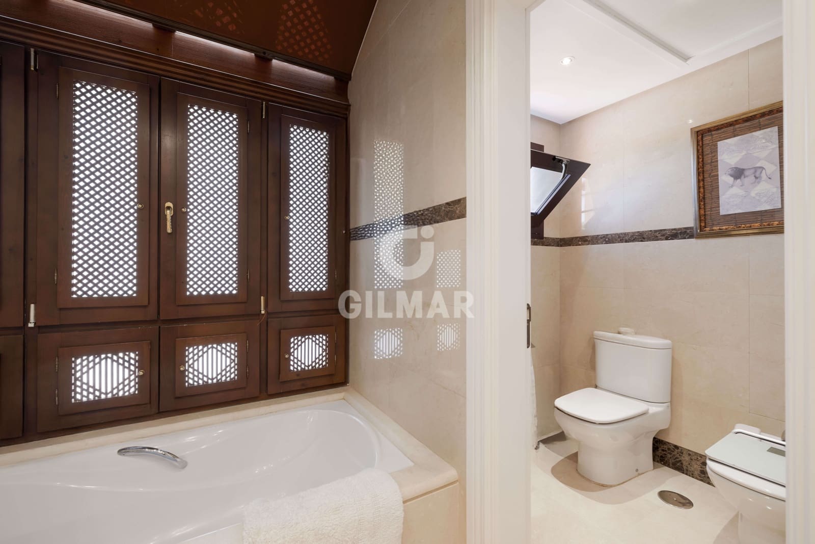 3 soverom Leilighet til salgs i Nueva Andalucia med svømmebasseng garasje - € 1 170 000 (Ref: 9206055)