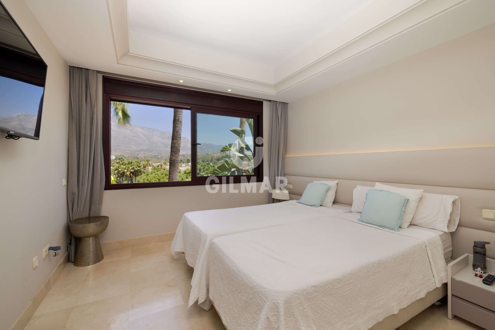 3 soverom Leilighet til salgs i Nueva Andalucia med svømmebasseng garasje - € 1 170 000 (Ref: 9206055)