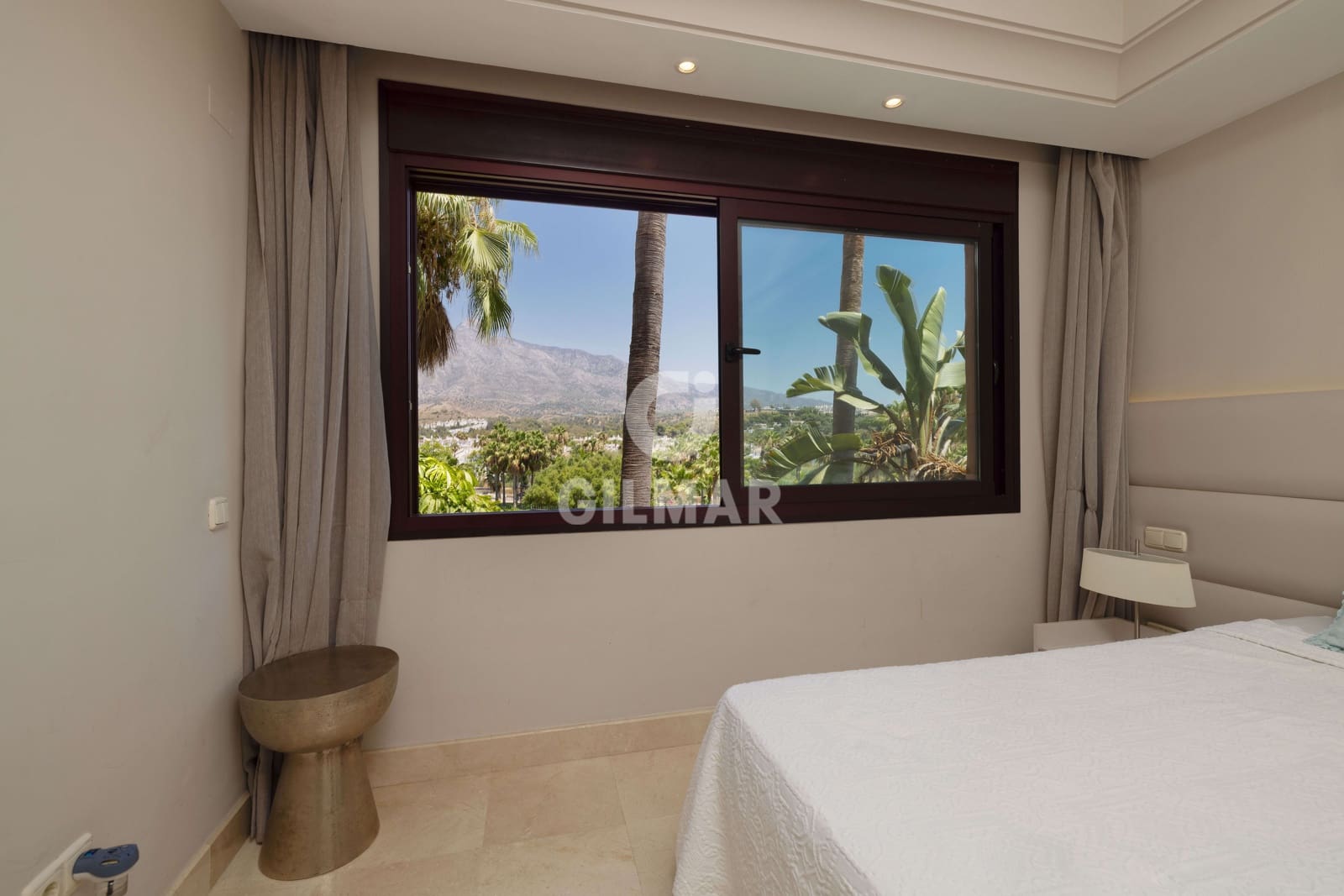 3 soverom Leilighet til salgs i Nueva Andalucia med svømmebasseng garasje - € 1 170 000 (Ref: 9206055)