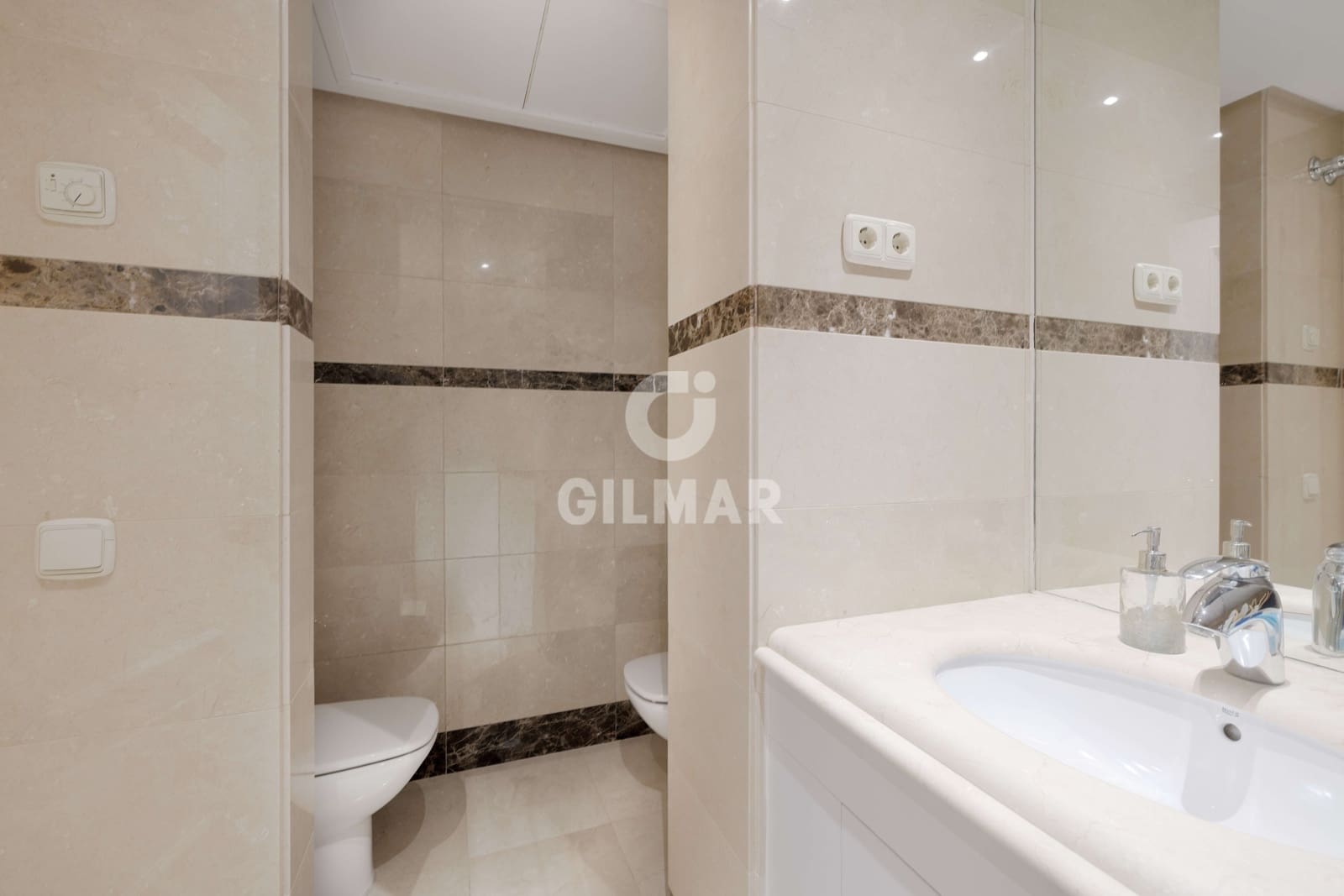 3 soverom Leilighet til salgs i Nueva Andalucia med svømmebasseng garasje - € 1 170 000 (Ref: 9206055)