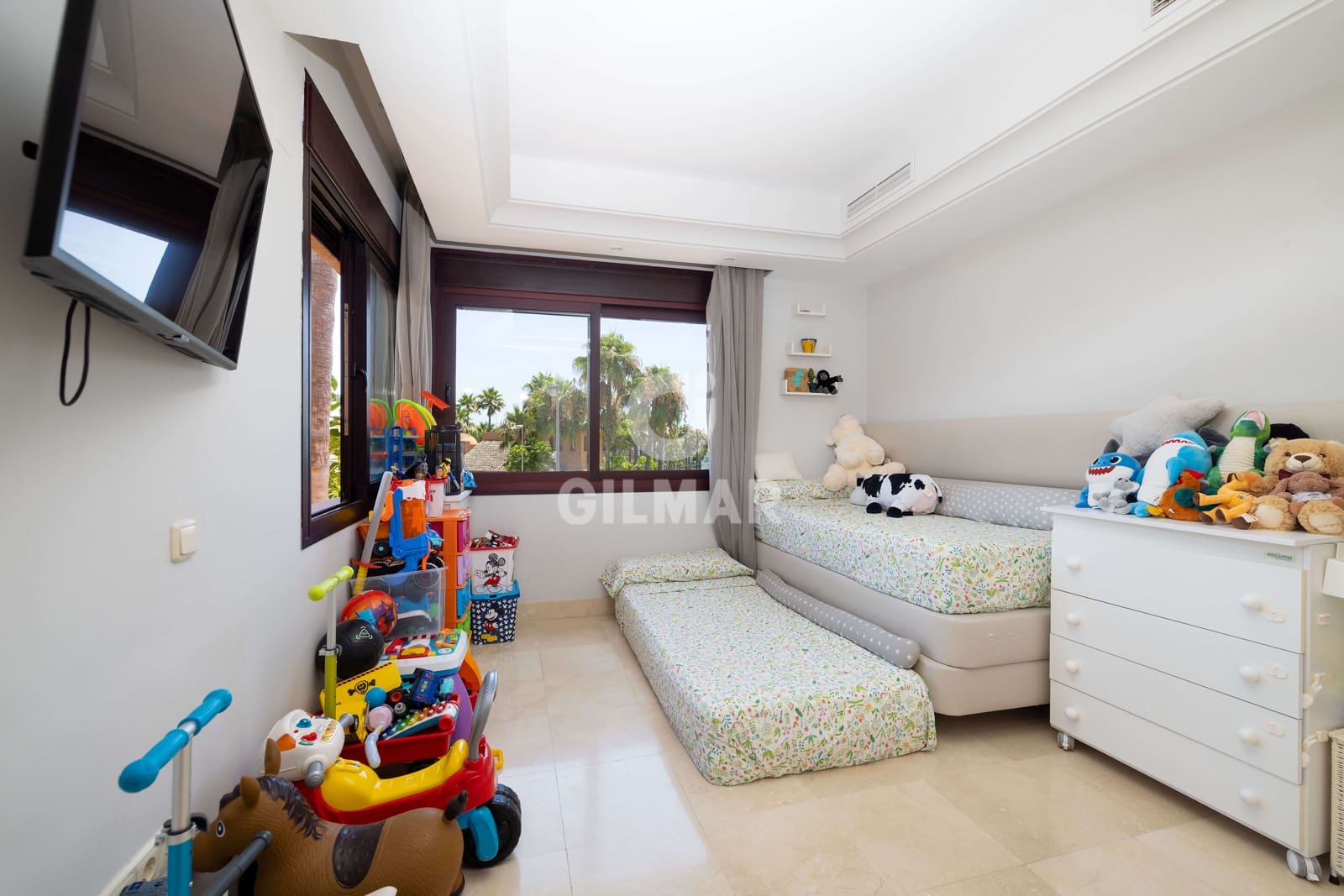 3 soverom Leilighet til salgs i Nueva Andalucia med svømmebasseng garasje - € 1 170 000 (Ref: 9206055)