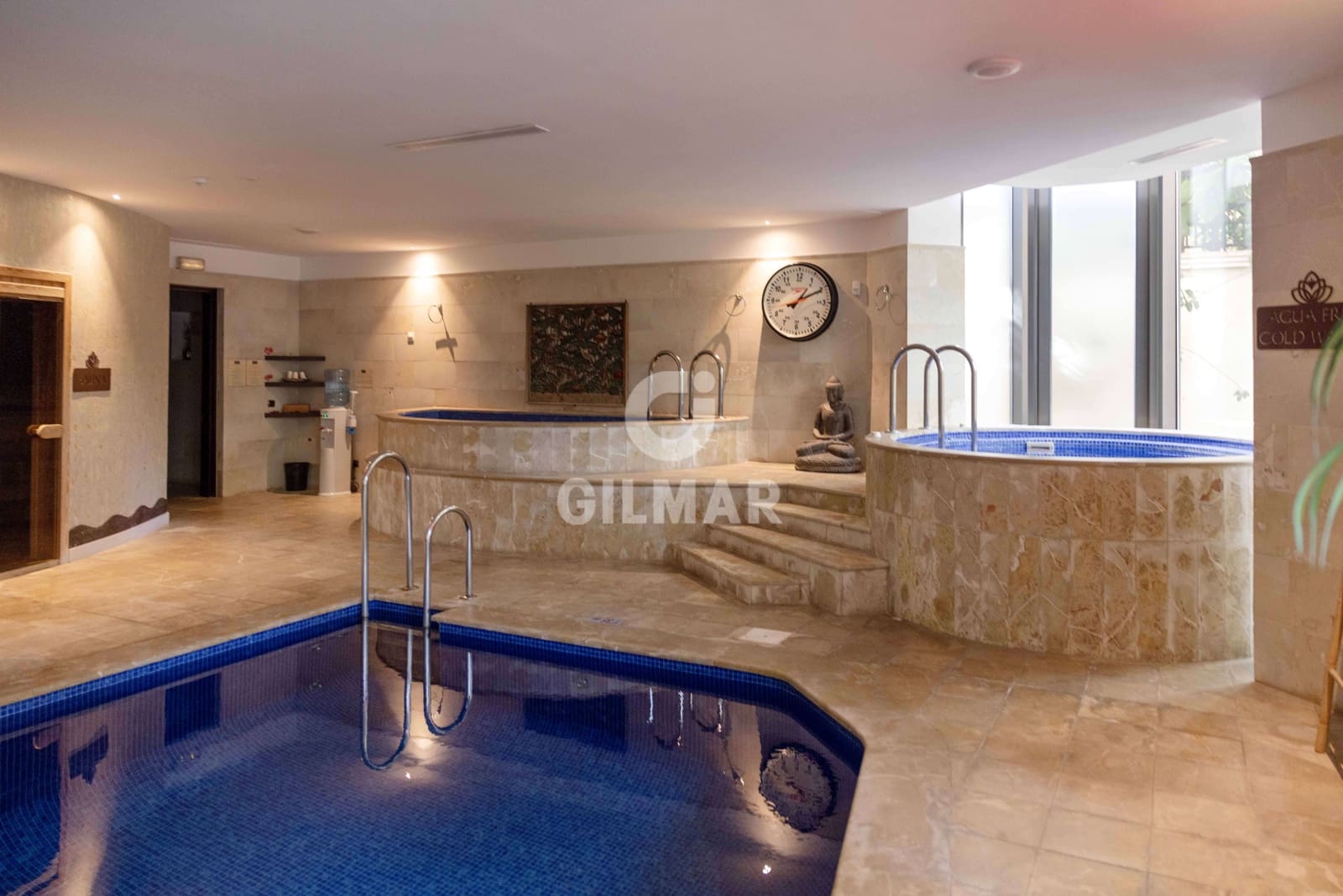 3 sypialnia Mieszkanie na sprzedaż w Puerto Banus z basenem garażem - 6 900 000 € (Ref: 9206058)