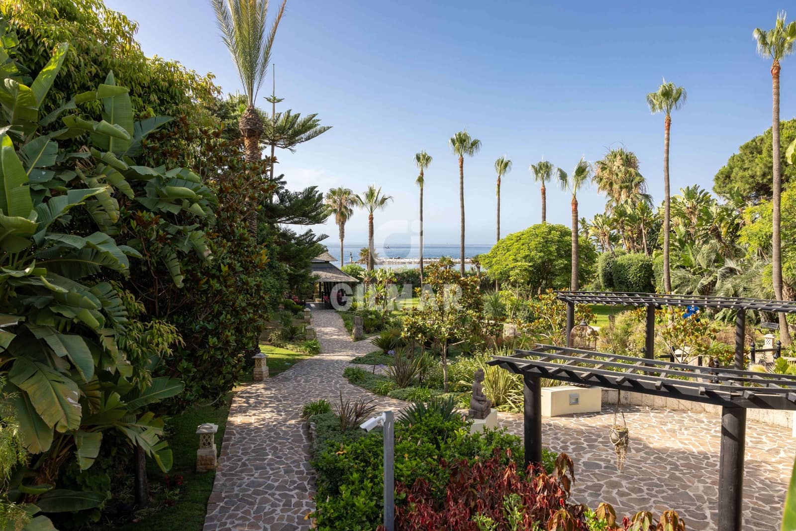 3 sypialnia Mieszkanie na sprzedaż w Puerto Banus z basenem garażem - 6 900 000 € (Ref: 9206058)