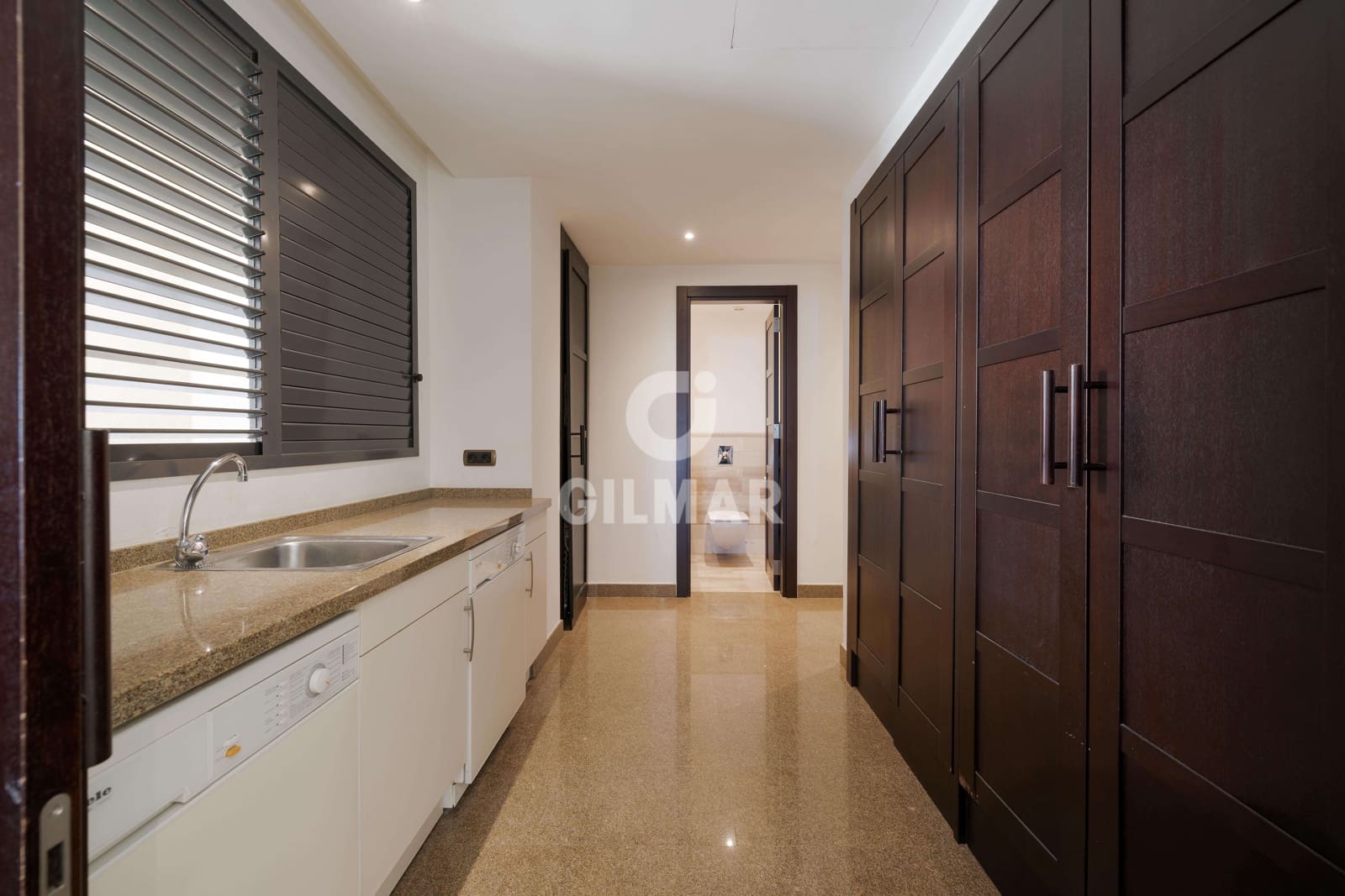 3 sypialnia Mieszkanie na sprzedaż w Puerto Banus z basenem garażem - 6 900 000 € (Ref: 9206058)