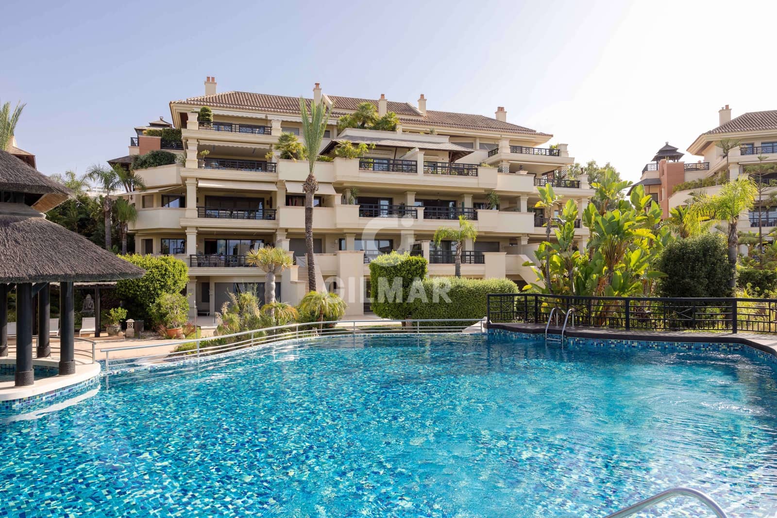 3 sypialnia Mieszkanie na sprzedaż w Puerto Banus z basenem garażem - 6 900 000 € (Ref: 9206058)