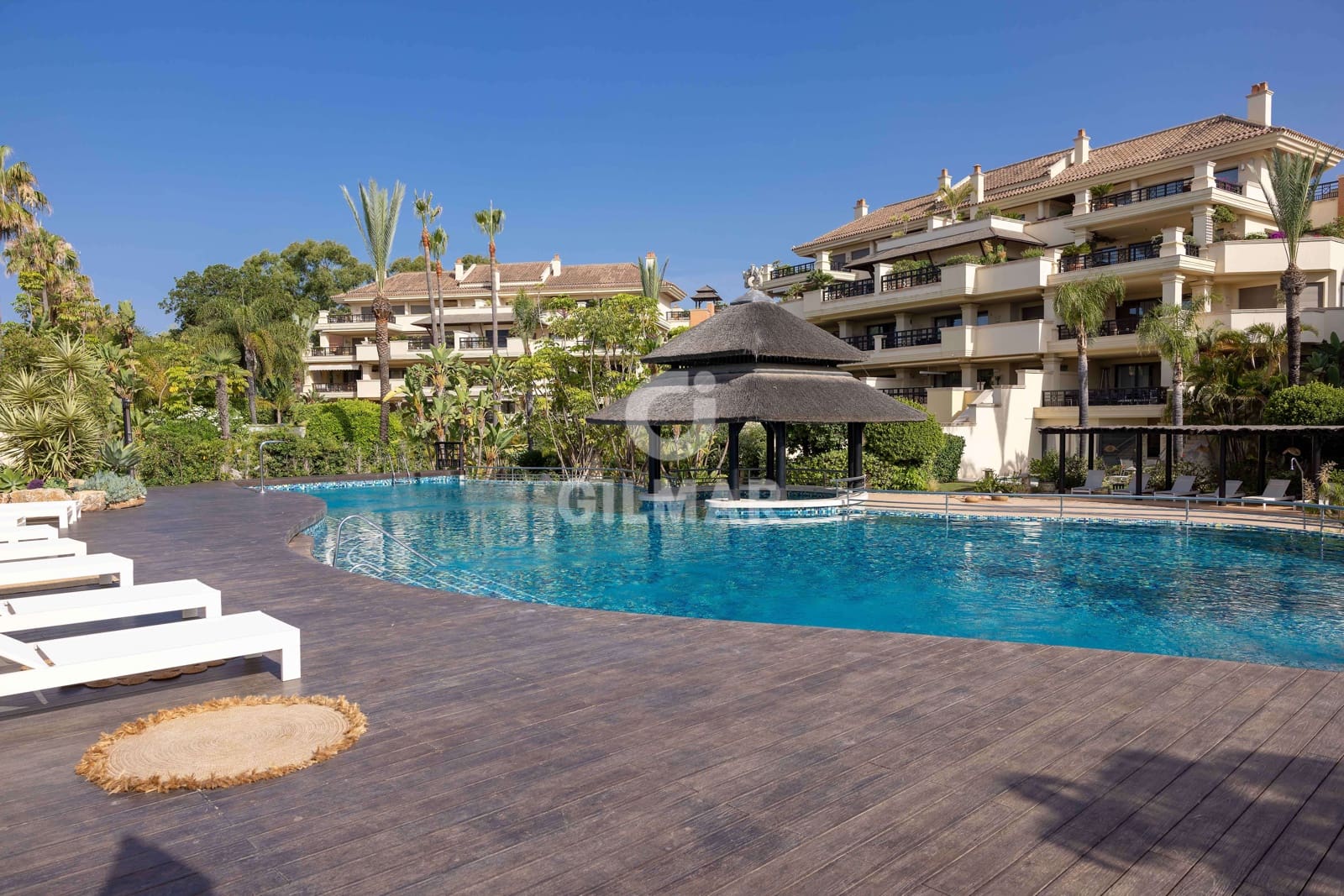 3 sypialnia Mieszkanie na sprzedaż w Puerto Banus z basenem garażem - 6 900 000 € (Ref: 9206058)