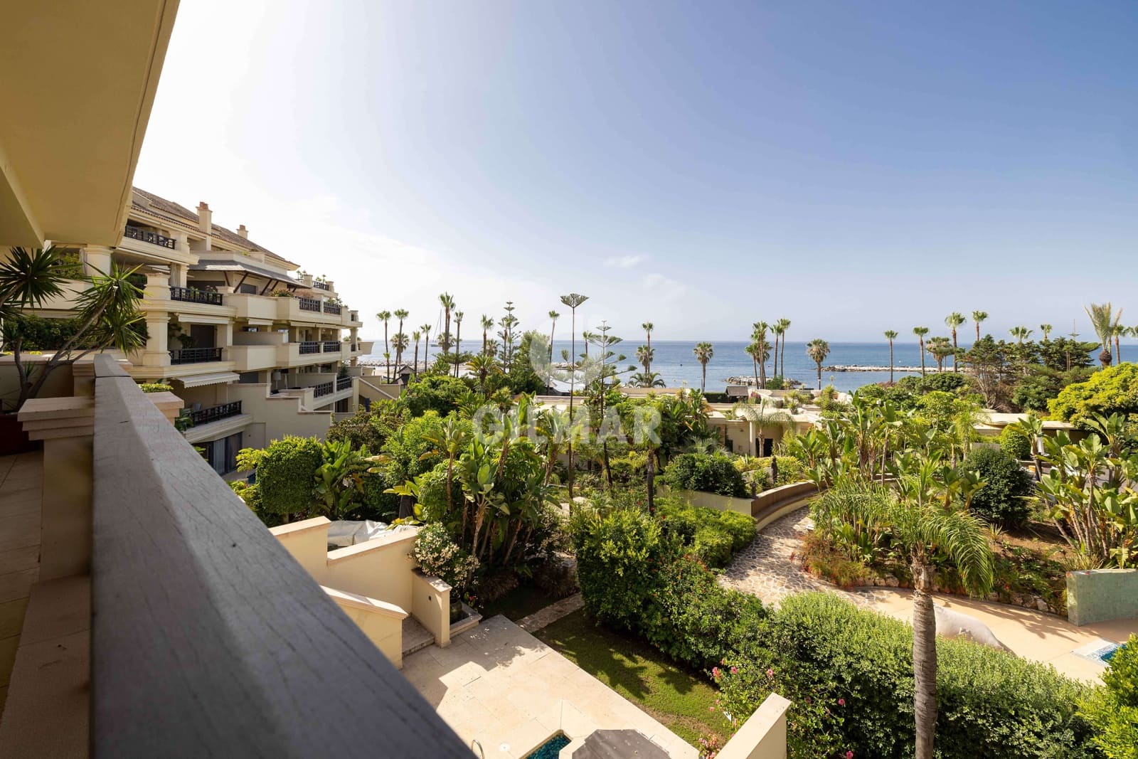 3 sypialnia Mieszkanie na sprzedaż w Puerto Banus z basenem garażem - 6 900 000 € (Ref: 9206058)