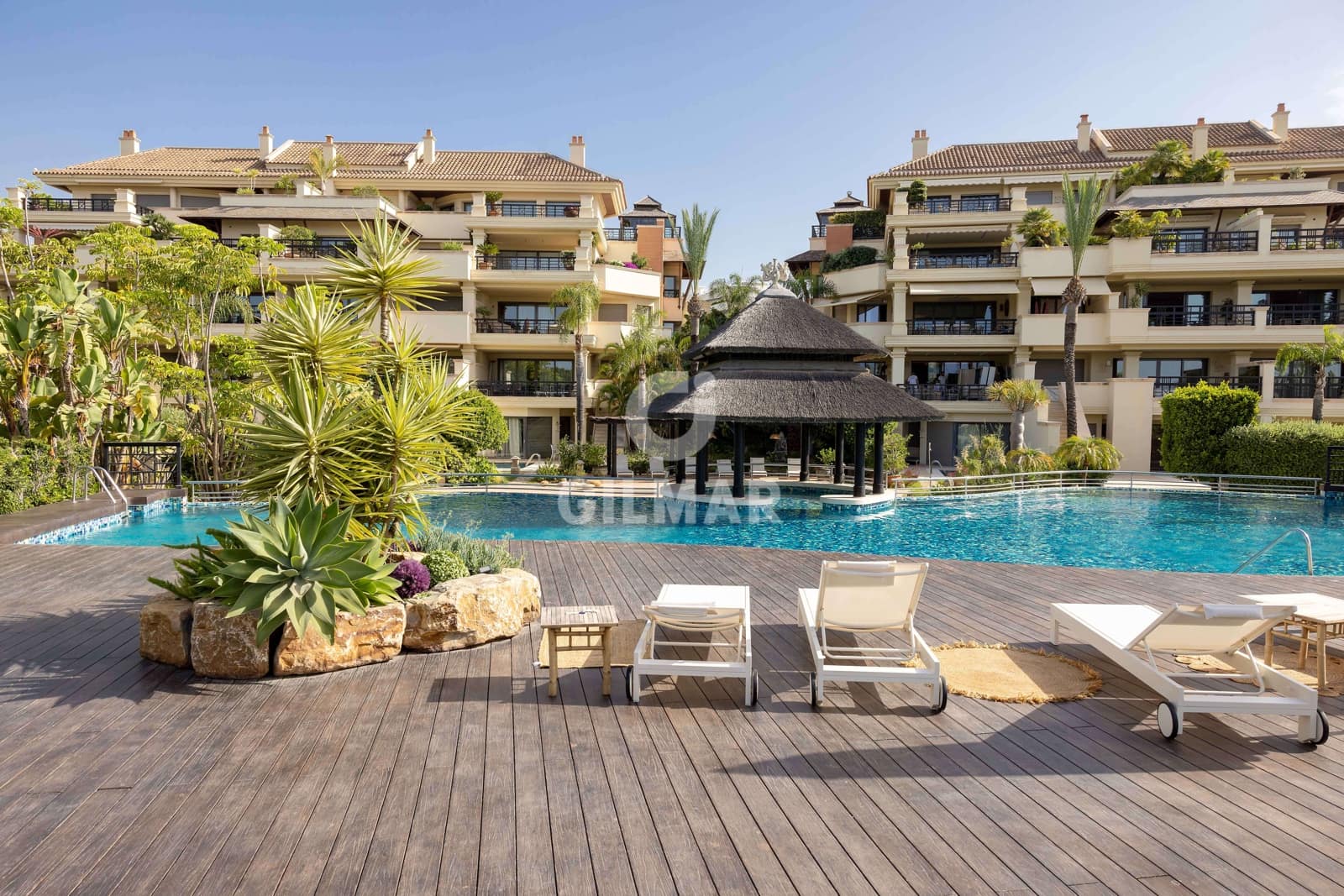 3 sypialnia Mieszkanie na sprzedaż w Puerto Banus z basenem garażem - 6 900 000 € (Ref: 9206058)