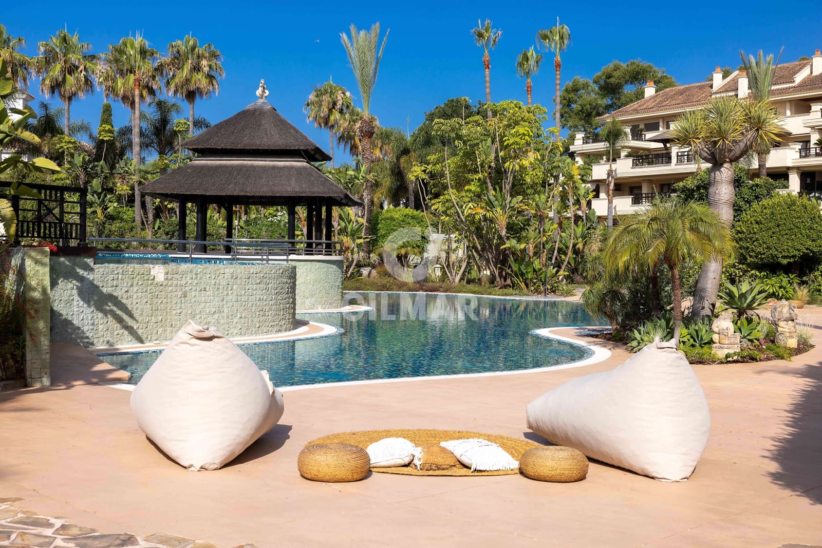 3 sypialnia Mieszkanie na sprzedaż w Puerto Banus z basenem garażem - 6 900 000 € (Ref: 9206058)