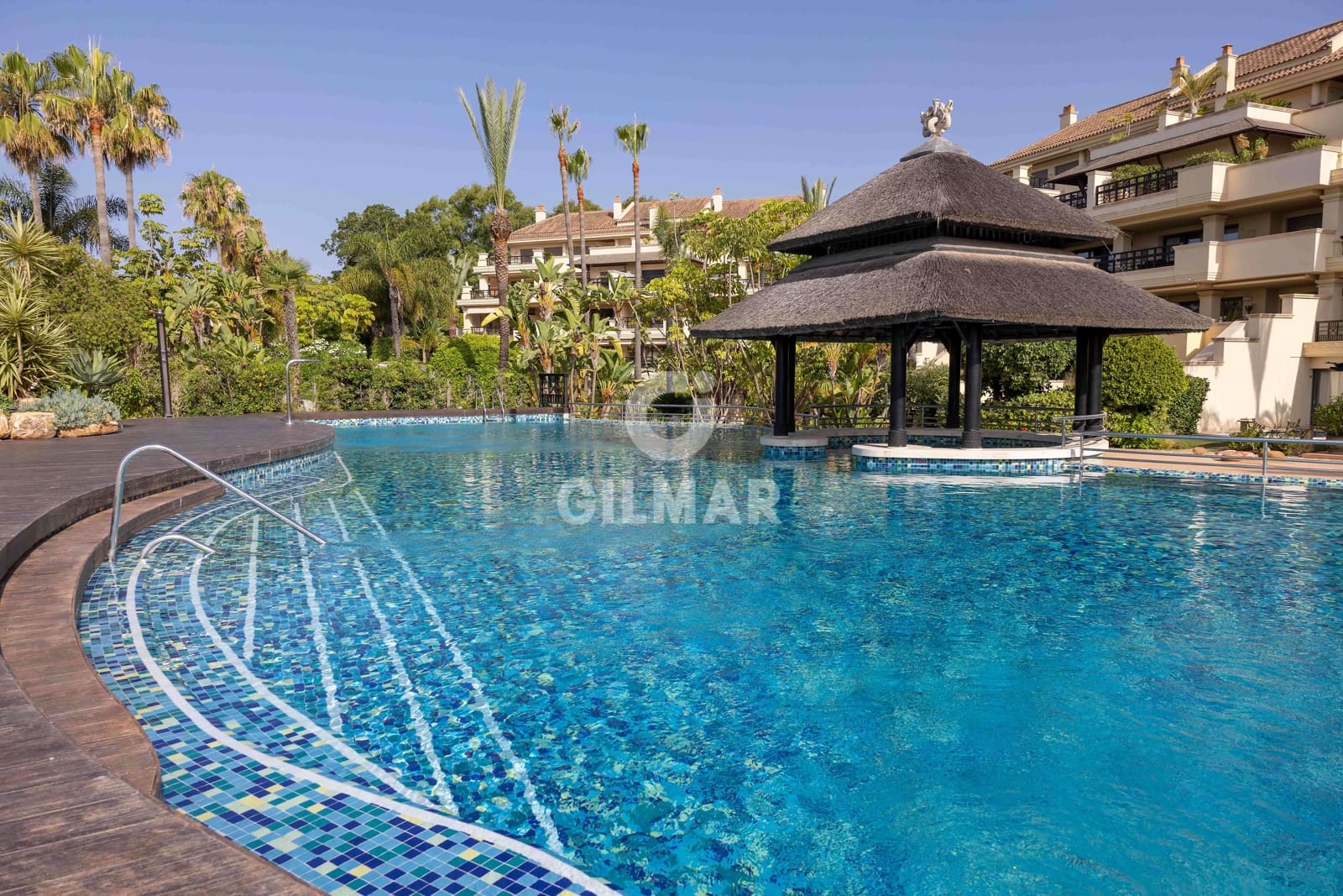 3 sypialnia Mieszkanie na sprzedaż w Puerto Banus z basenem garażem - 6 900 000 € (Ref: 9206058)