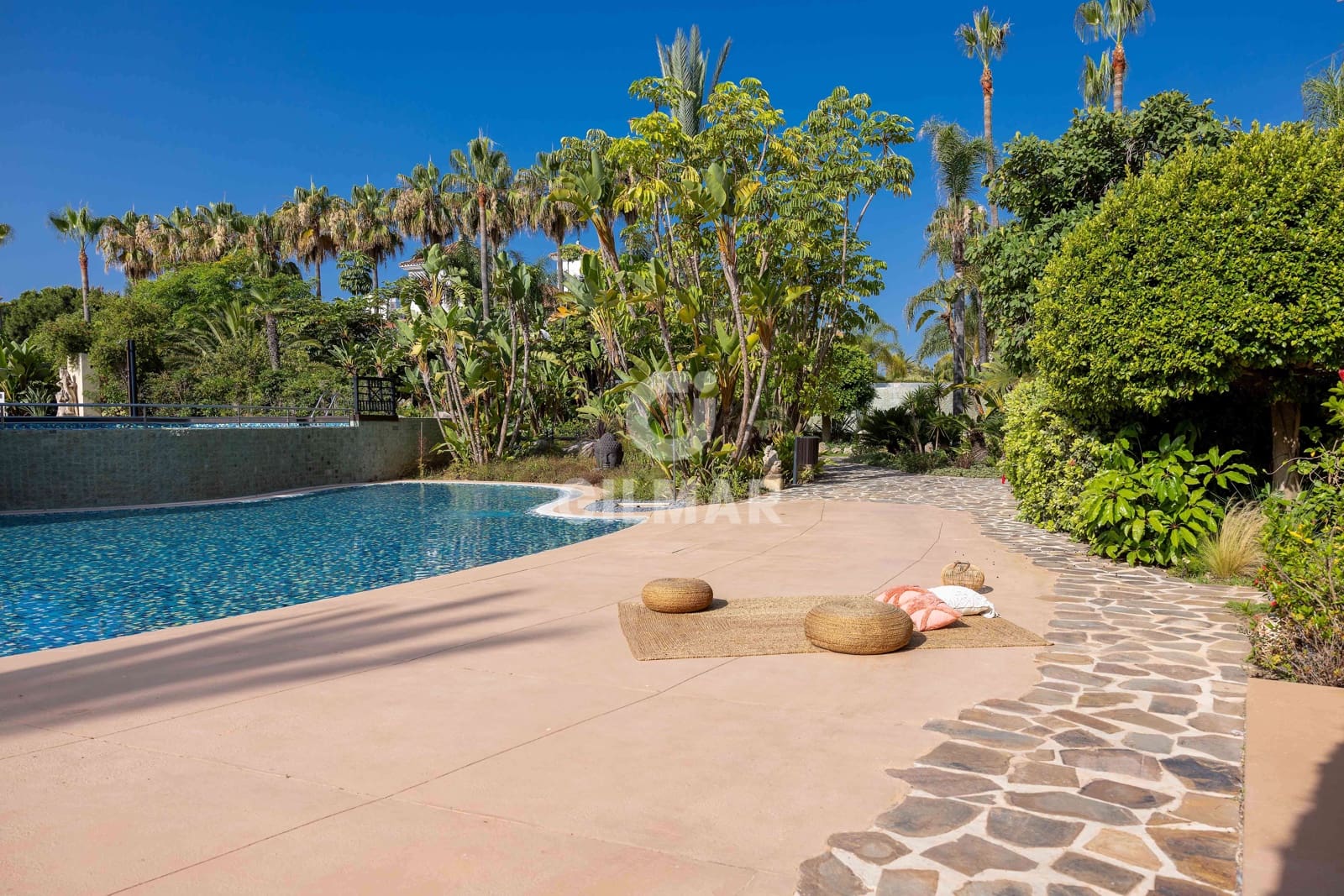 3 sypialnia Mieszkanie na sprzedaż w Puerto Banus z basenem garażem - 6 900 000 € (Ref: 9206058)