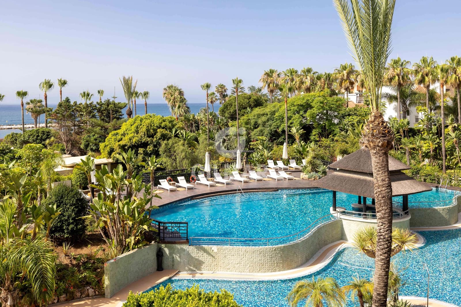 3 sypialnia Mieszkanie na sprzedaż w Puerto Banus z basenem garażem - 6 900 000 € (Ref: 9206058)