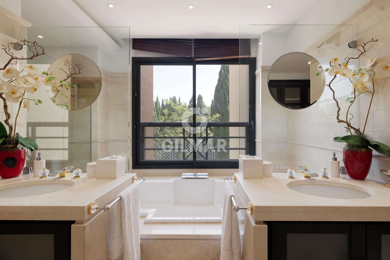 3 sypialnia Mieszkanie na sprzedaż w Puerto Banus z basenem garażem - 6 900 000 € (Ref: 9206058)