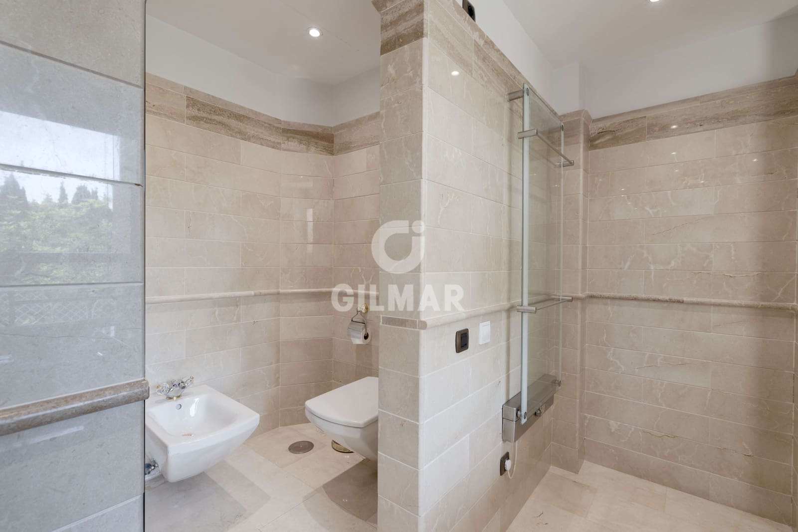 3 sypialnia Mieszkanie na sprzedaż w Puerto Banus z basenem garażem - 6 900 000 € (Ref: 9206058)