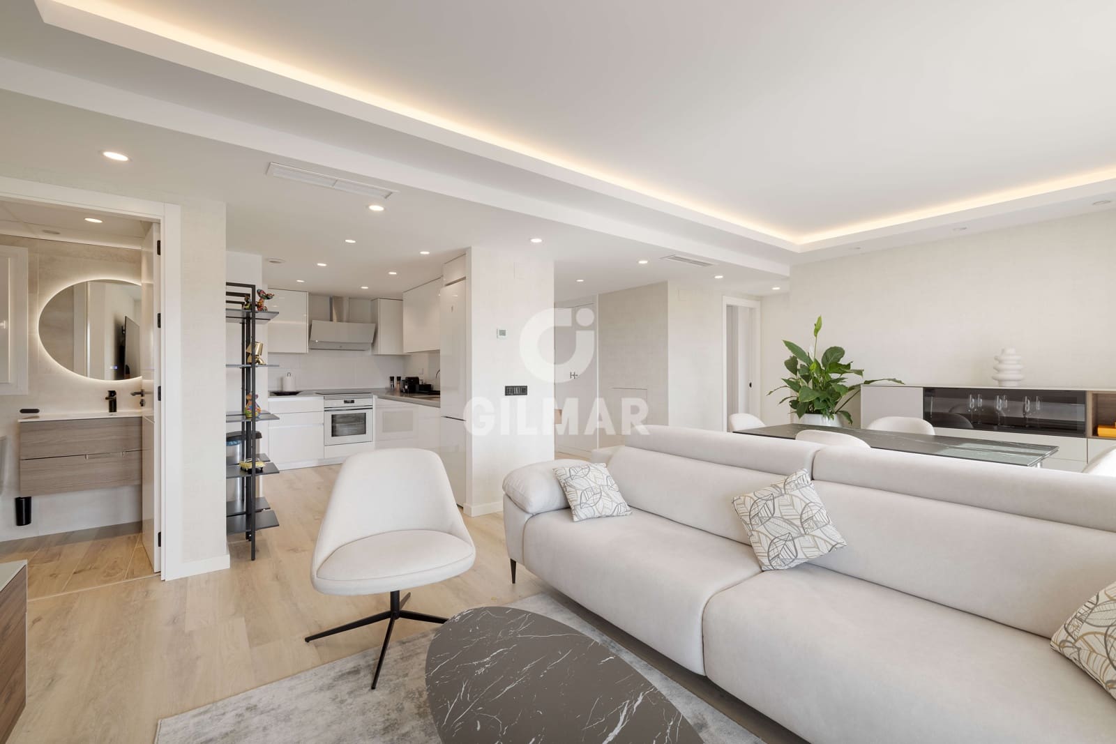 Ático de 4 habitaciones en Nueva Andalucia en venta con piscina garaje - 1.690.000 € (Ref: 9206062)