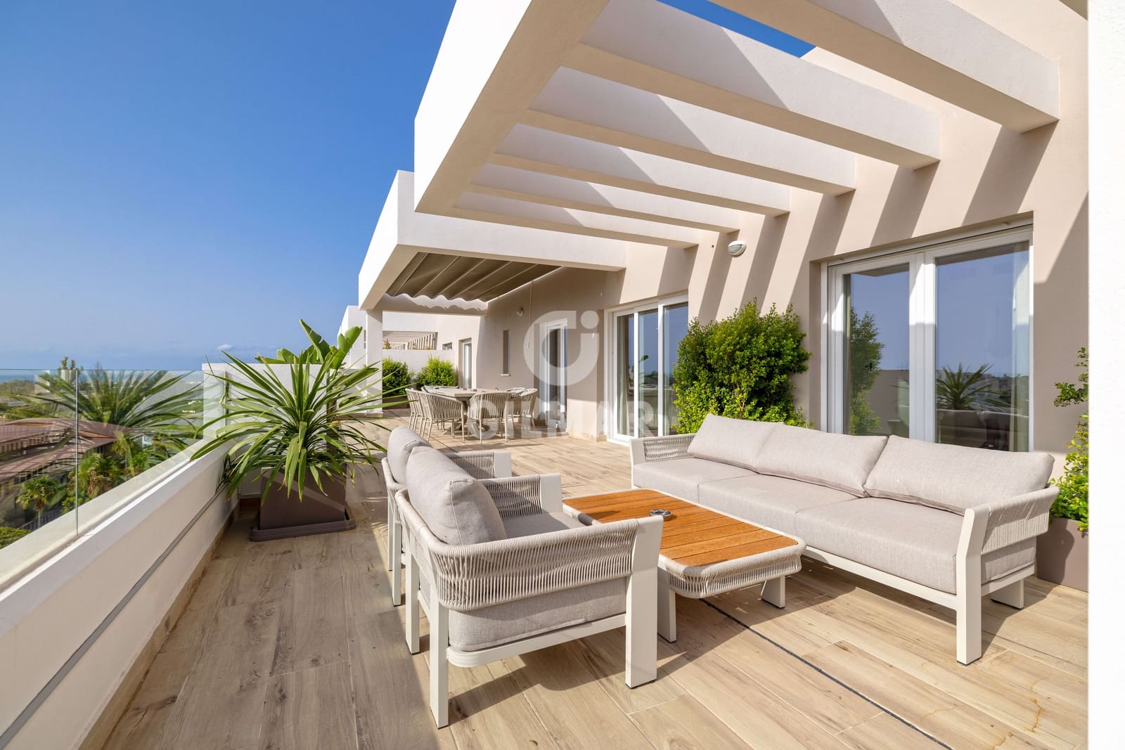 Ático de 4 habitaciones en Nueva Andalucia en venta con piscina garaje - 1.690.000 € (Ref: 9206062)