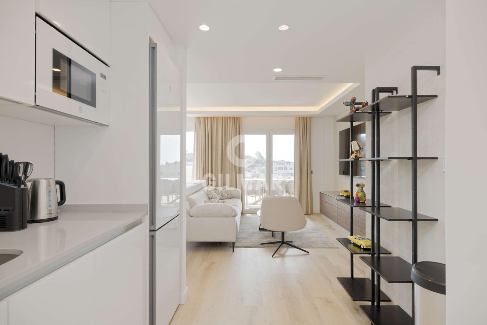 Ático de 4 habitaciones en Nueva Andalucia en venta con piscina garaje - 1.690.000 € (Ref: 9206062)